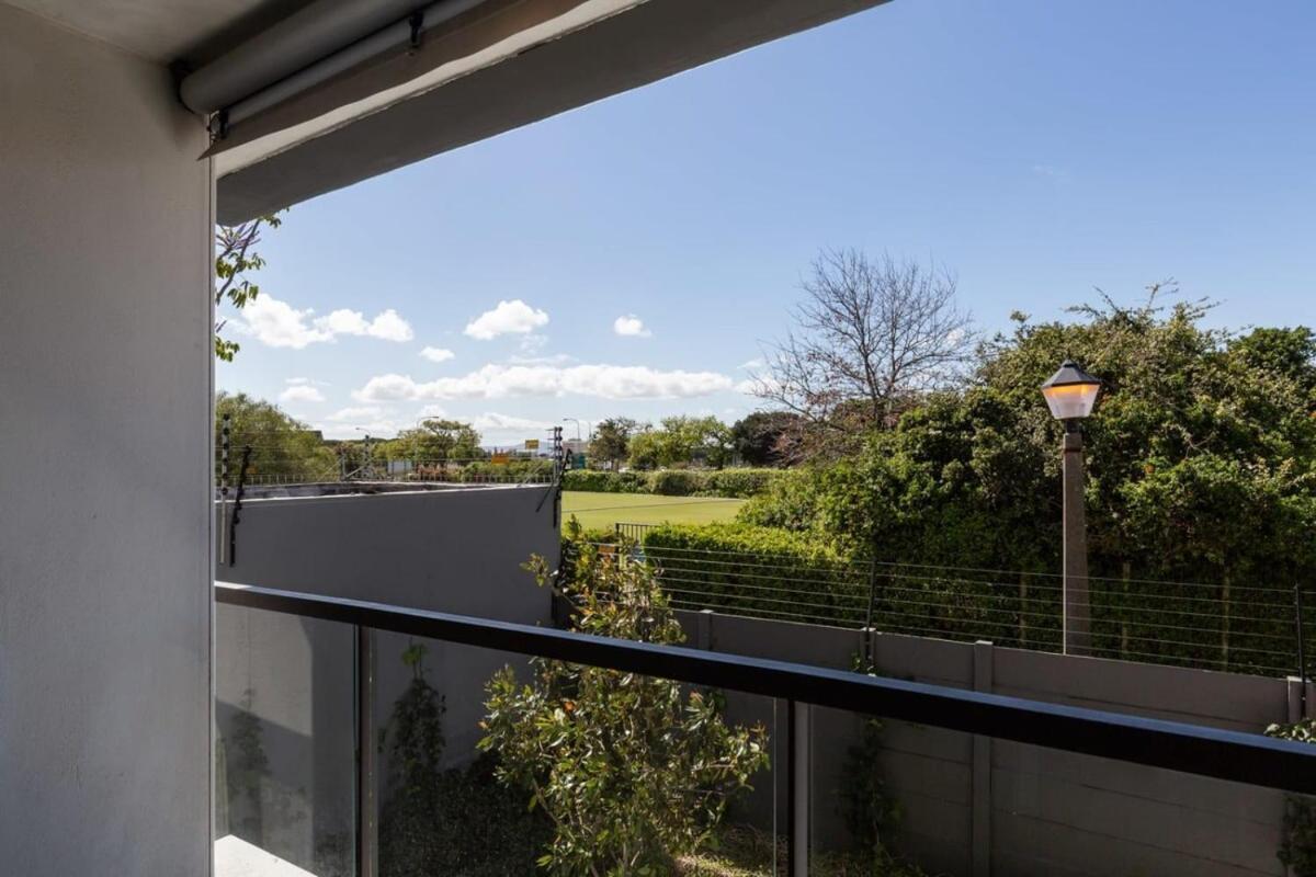 Central Southern Suburbs Leafy Village Neighbourhood เคปทาวน์ ภายนอก รูปภาพ